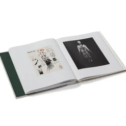 Fashion Karl Lagerfeld: A Line Of Beauty Exhibition Catalogues