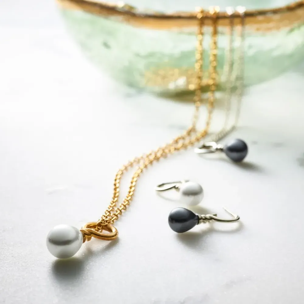 Sale Venus Pearl Silver Drop Earrings, Black/White Earrings